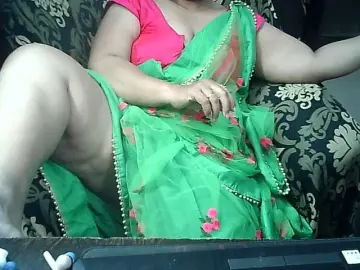 Bongacams Nude Webcam of Indianbhabhimilf40
