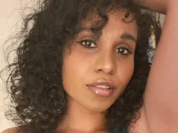 Imlive Live Sex Cam of HornyLily4u