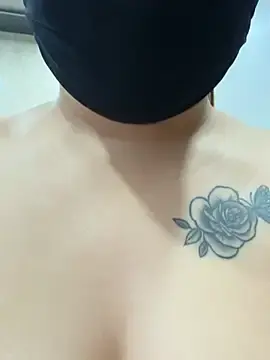 Stripchat Sex Cam of Rosy_BabyDoll