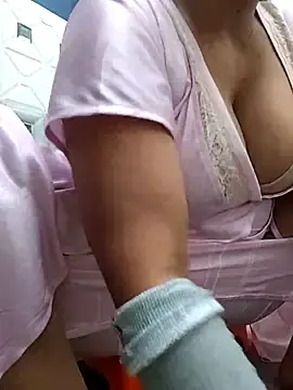 Stripchat Live Sex Cam of Seema-150k-f