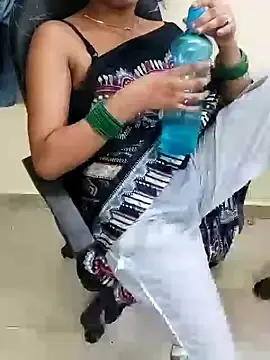 Stripchat Watch Live Sex Cams of Aa-y-e-sha-Ju-l-ka