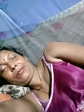 Stripchat Watch Live Sex Cams of Savita992
