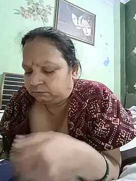 Stripchat Adult Video Chat of Kavya_kapoor