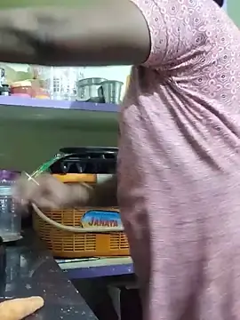 Stripchat Free Porn Cam of yamini1431