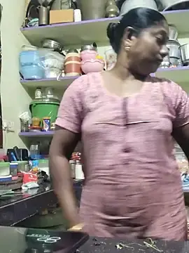 Stripchat Live Sex Cam of yamini1431