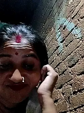 Stripchat Sex Cam of Sexi_pushpa