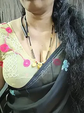Stripchat Sex Chat of bhuvana_555