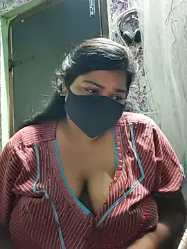 Stripchat Live Sex Cam of Liyaa_24