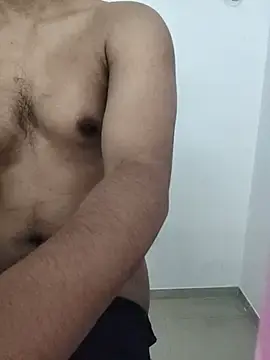 Stripchat Adult Webcam of hottboy_39