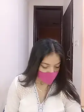 Stripchat Sex Cam of Cute_Rakhi8